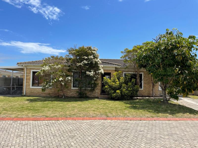 4 Bedroom Property for Sale in Hunters Retreat Eastern Cape